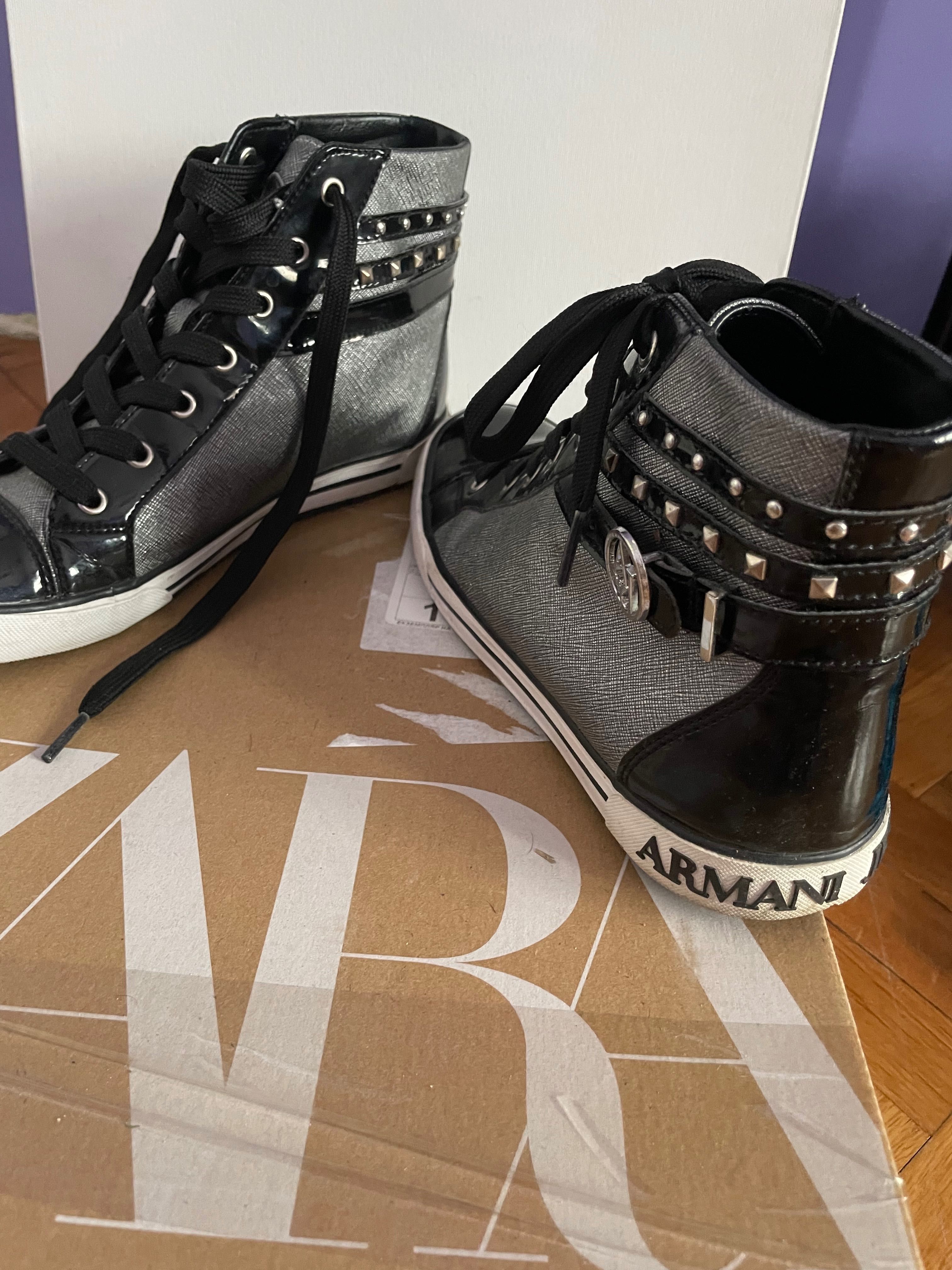 Armani Exchange Кецове