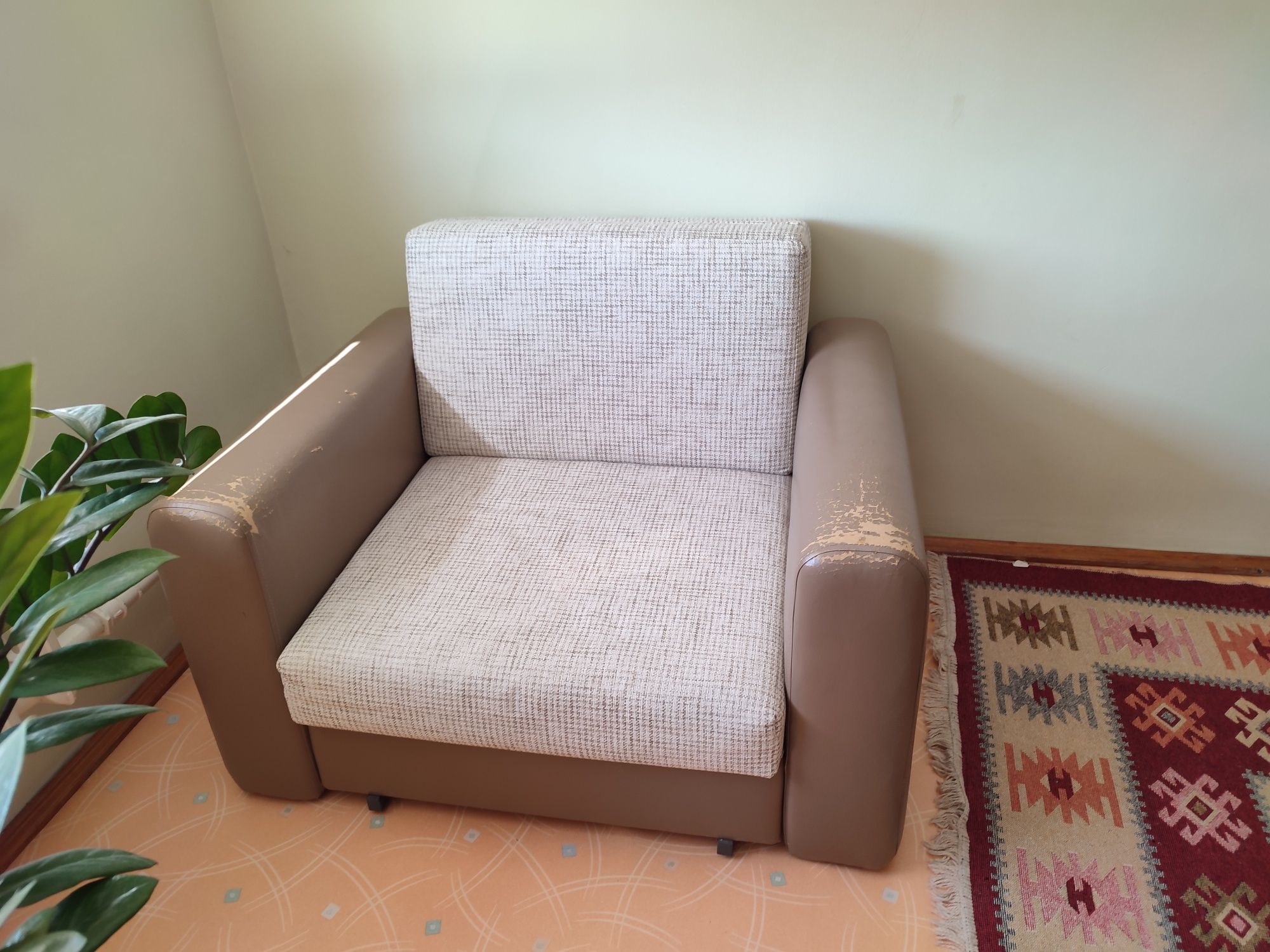 Кресло-кровать недорого