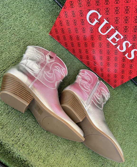 Guess, cizme cowboy,argintii mărimea 38,5, originale in cutie