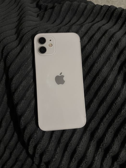 Айфон 12 128гб в хорошем состоянии