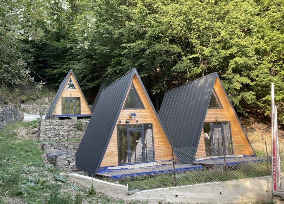 Vând cabane tip A frame