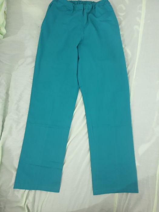 Costum medical alb+verde