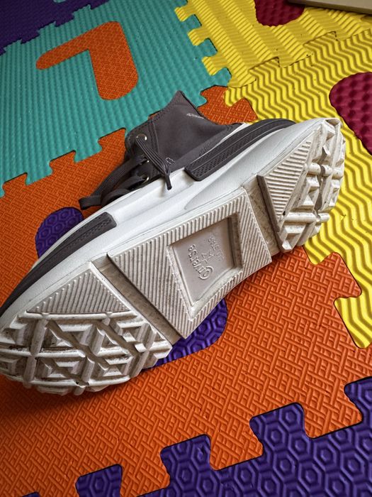 Vand converse in stare foarte buna,purtati fosrte putin