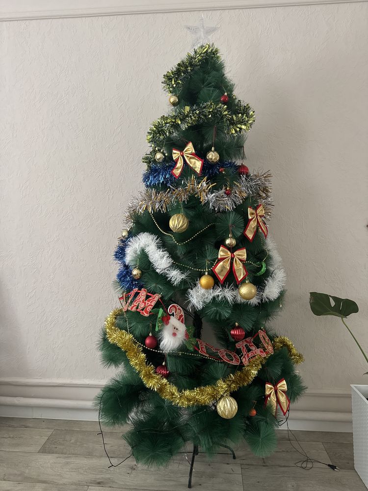 Продам елку с игрушками