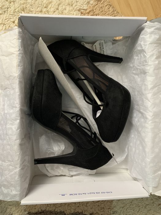 Pantofi  cu toc eleganti