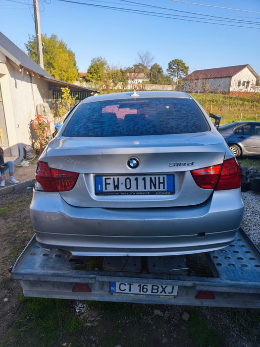 Bmw E90 318d LCI avariat
