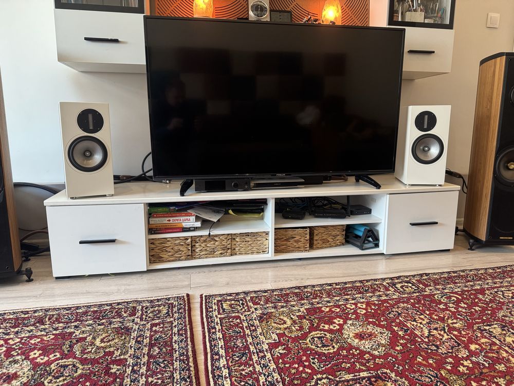 Esthetic Audio RAAL bookshelf speakers