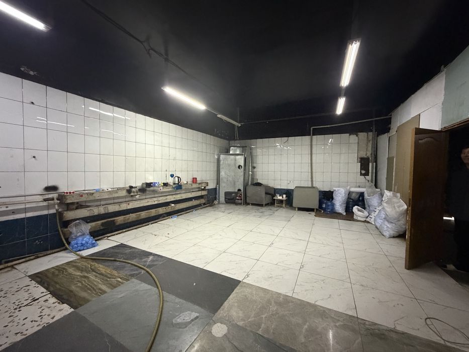 Сдается отдельно стоящее здание, с домом в 2 уровня