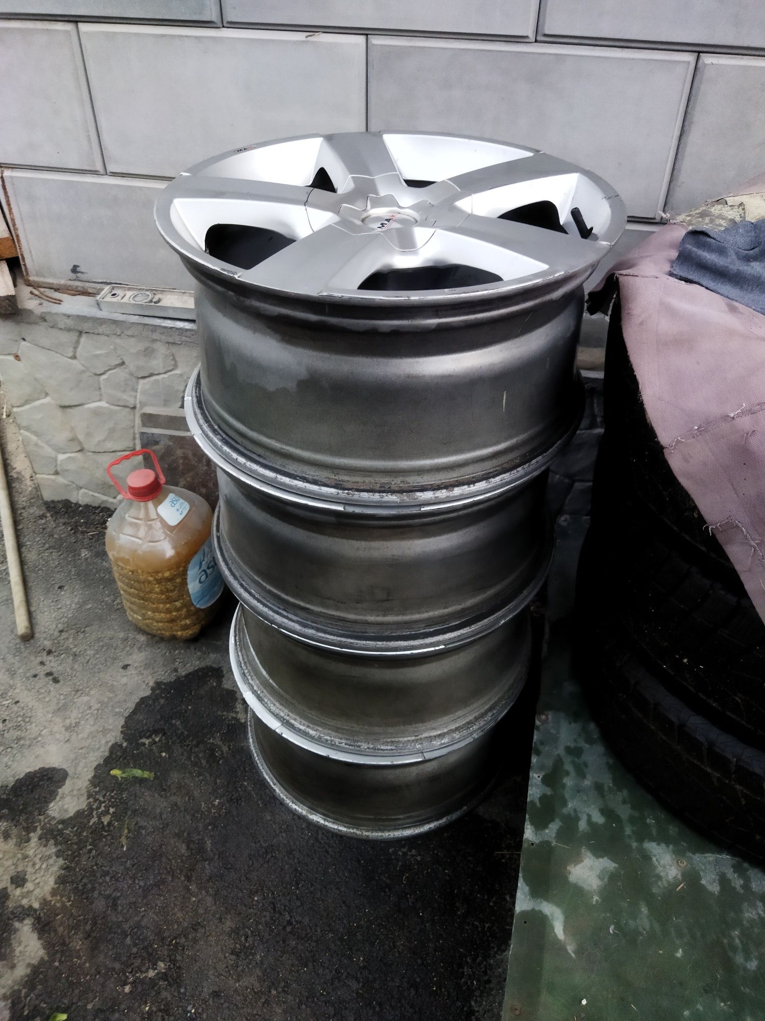 Продам диски от  черокеза на 18