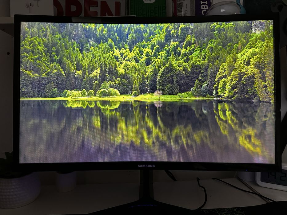 Samsung odysesey curbat 144hz