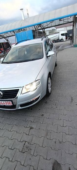 Vând Volkswagen Passat B6