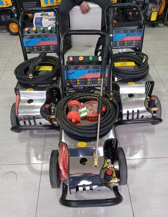 Моечный аппарат высокого давления Карчер 220V