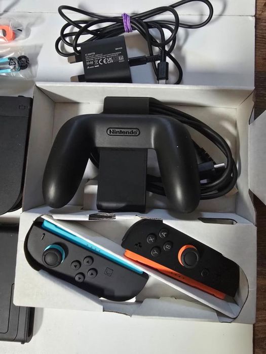 Consola Nintendo Switch 2, Light Blue/Light Red JoyCon + Joc -P-