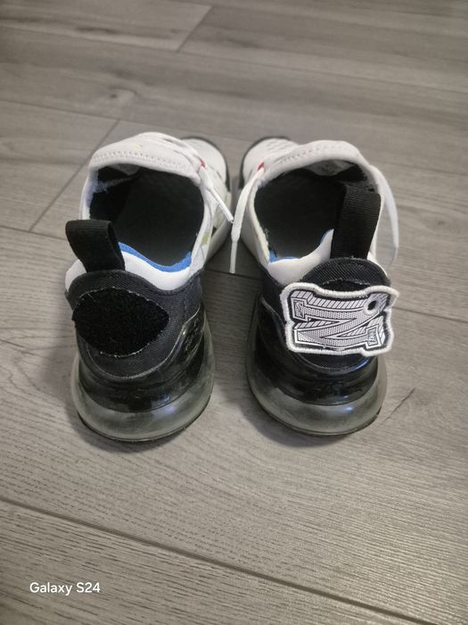 Adidasi Nike măsura 38,5