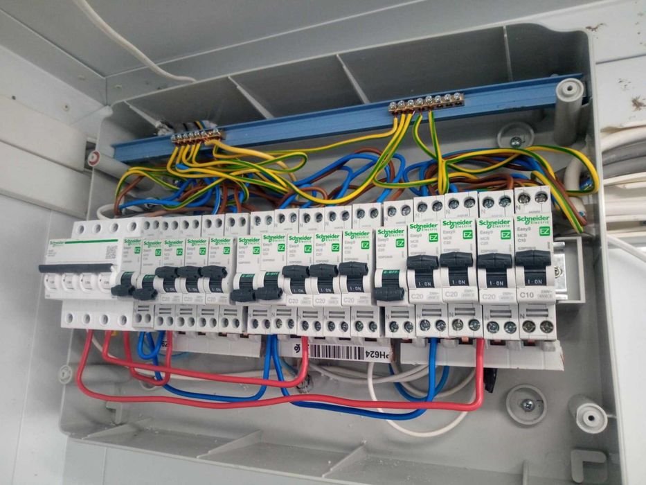 Electrician cu experienta, interventii, reparatii, Constanta