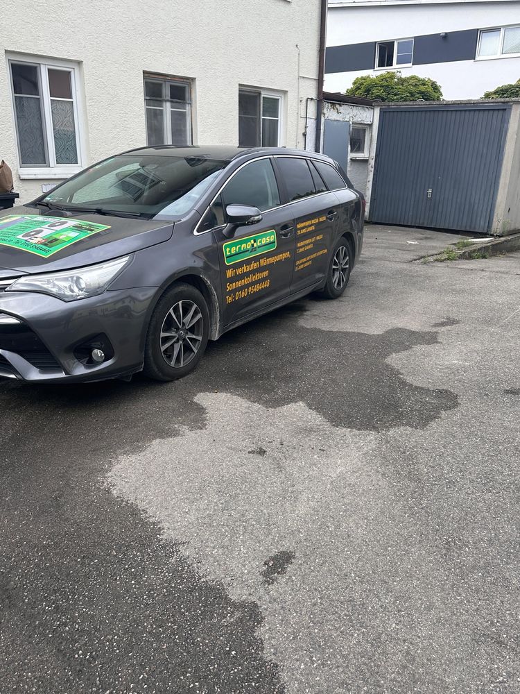 Toyota Avensis masina personala rulata doar in Germania