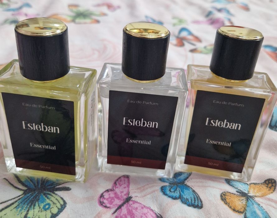 Vând 3 parfumuri Esteban
