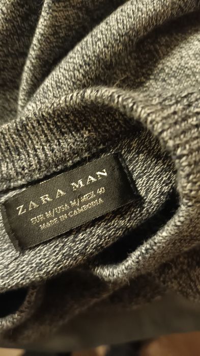 Vând bluza pt băieți/bărbati