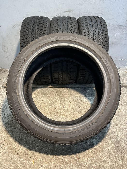 Гуми 225/45/17 SUMITOMO Winter Snow