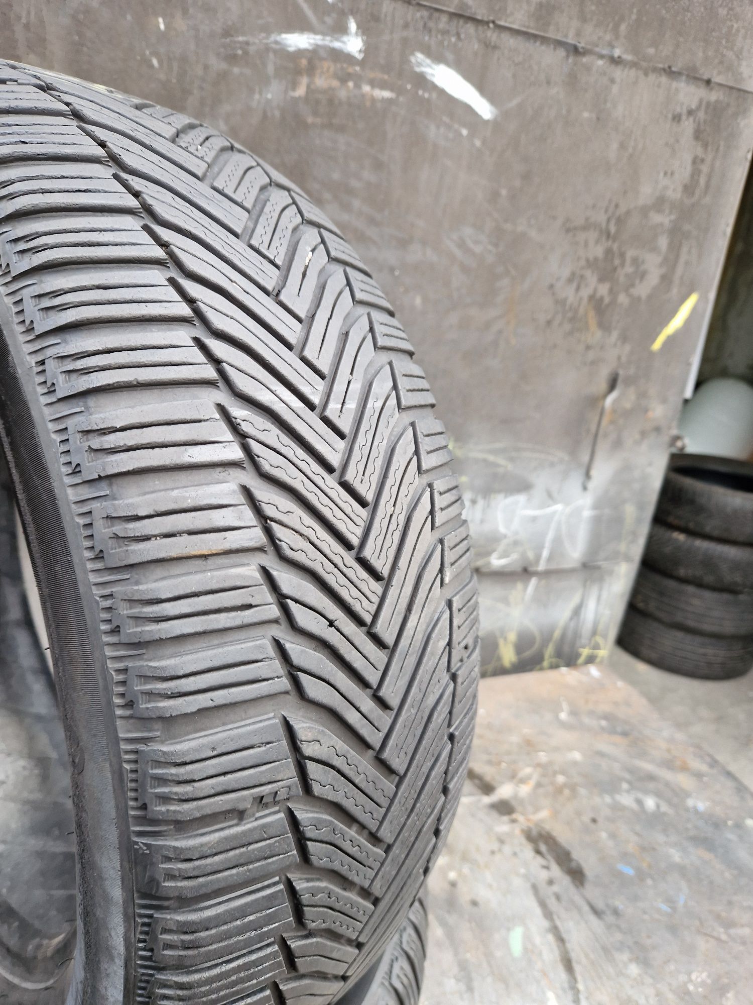 2 Anvelope Michelin 215 55 R17 M+S