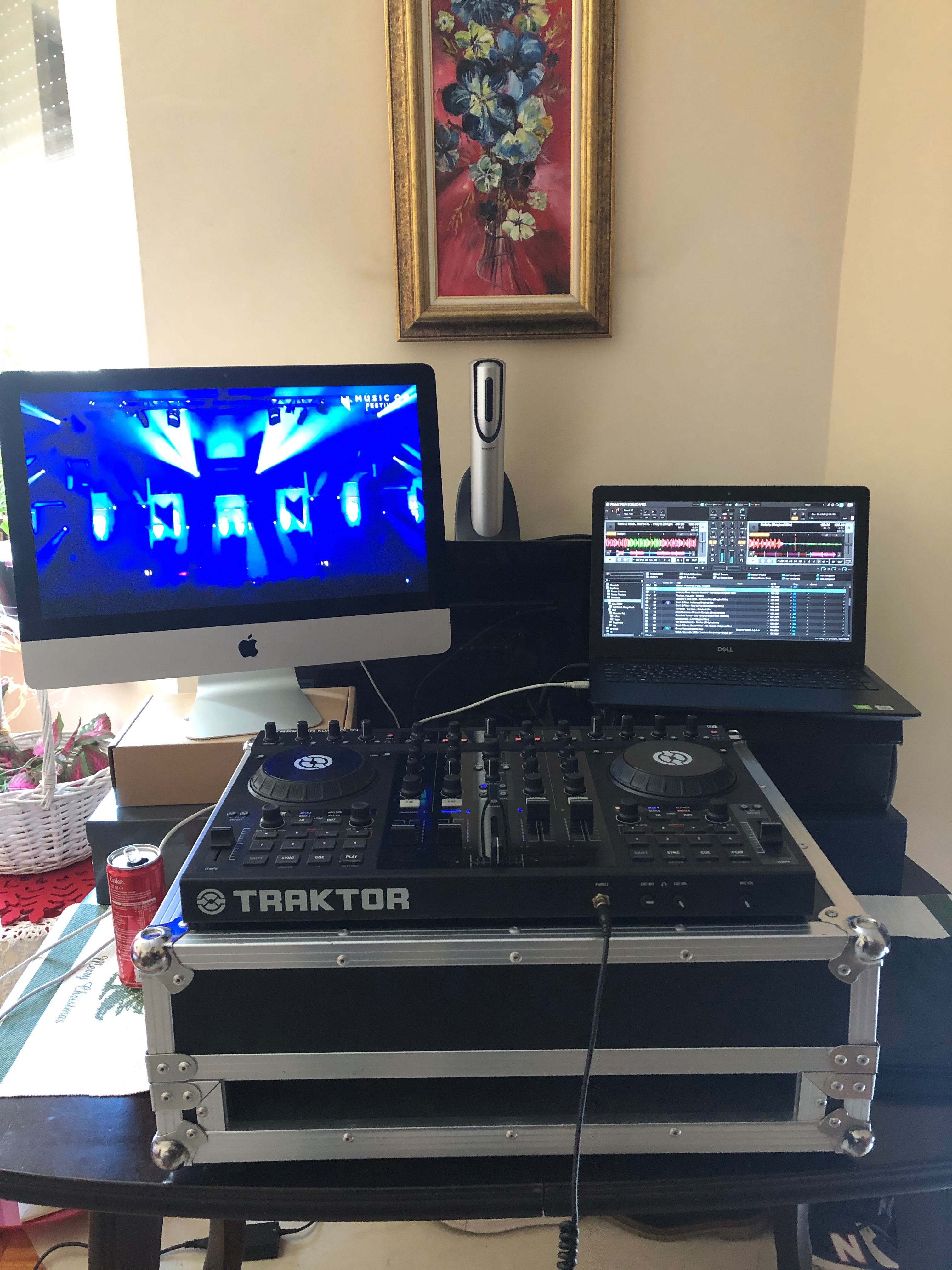 Traktor S4 MK2 DJ контролер + flight case