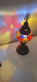 Настолна лампа с цветно аранжирано стъкло в ориенталски стил