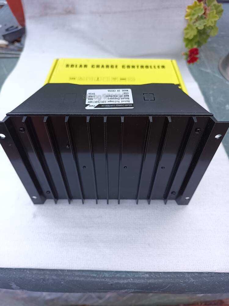 Соларен контролер CM6048Z 12V/24/36/48V-60A