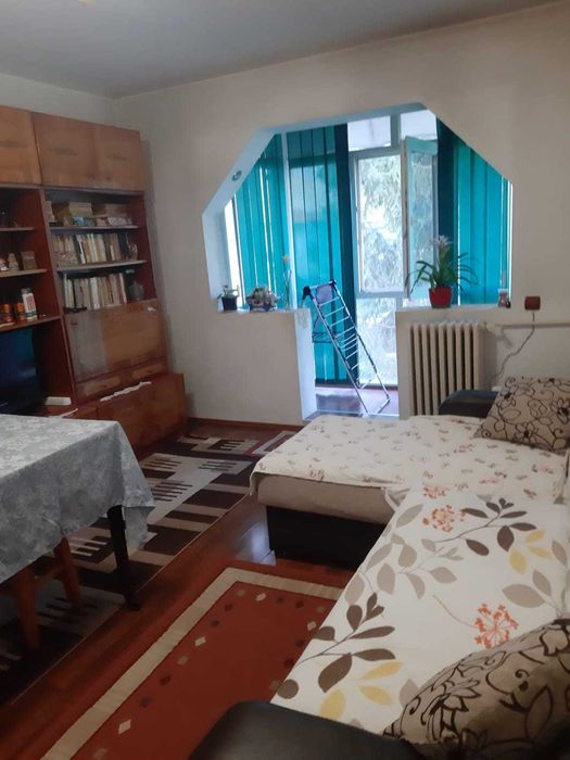 Proprietar vând apartament 4 camere Rovine etaj 1