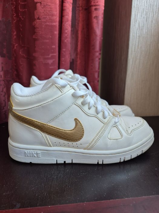 Кроссовки Nike оригинал размер 36