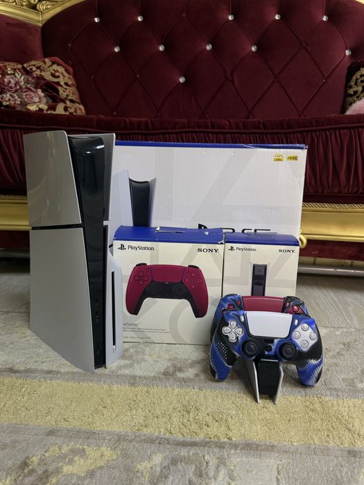 Playstation 5 slim, 2 джойстика, 30 игр