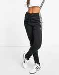 Ново Долнище анцуг клин Adidas Originals H20229 36