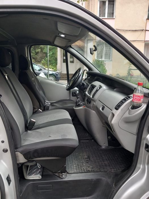 Opel Vivaro 2.5 Autoutilitara