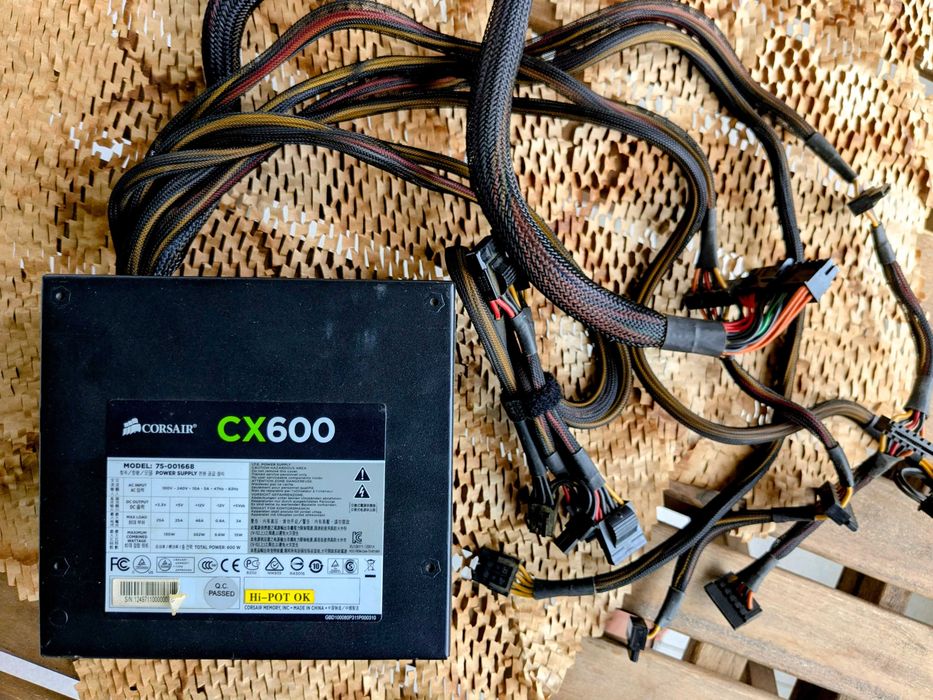 Захранване Corsair CX600 (600W, 80+ bronze)