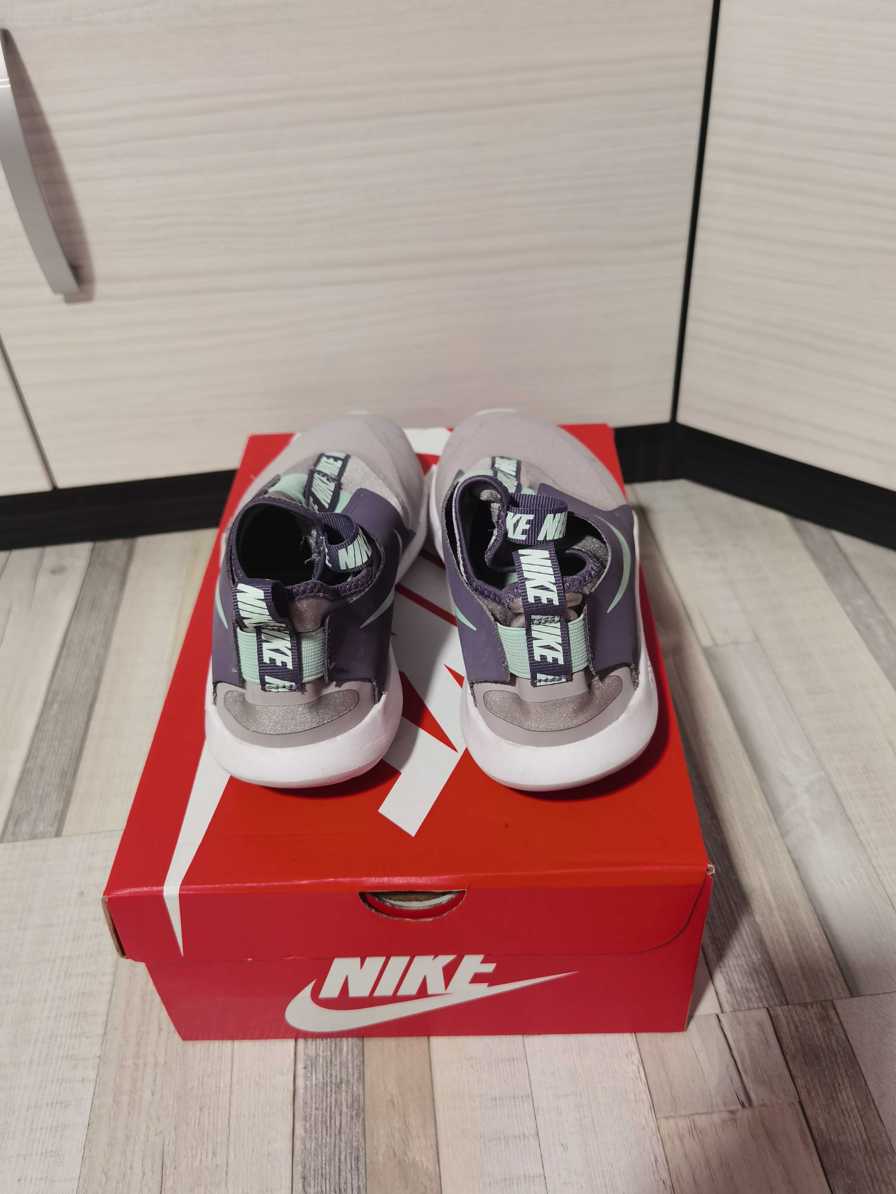 Nike Flex Low-Top