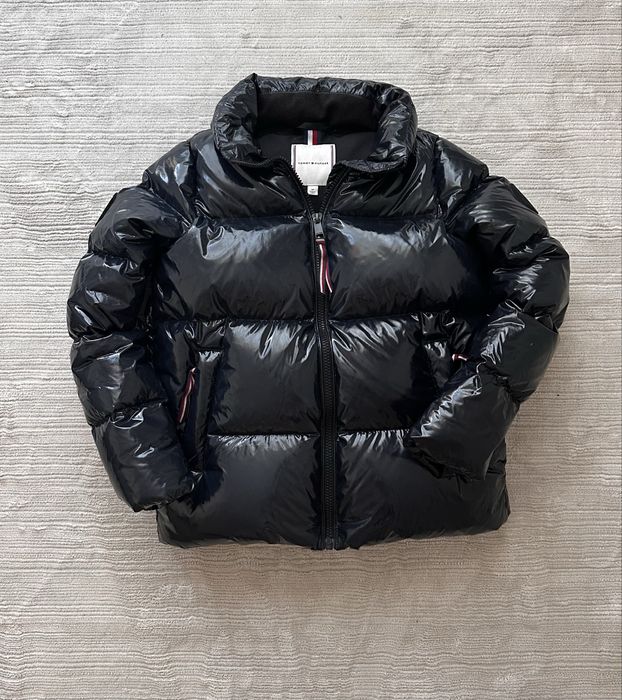 Продам пуховик Tommy hilfiger оригинал