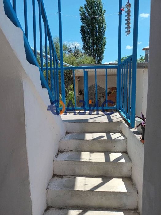 Голяма двуетажна къща в с. Зорница, обл. Бургас, 120 кв. м,