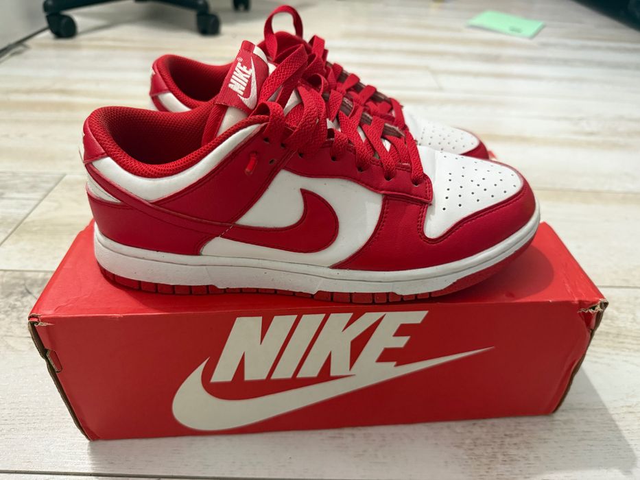 Vând Nike Dunk low red
