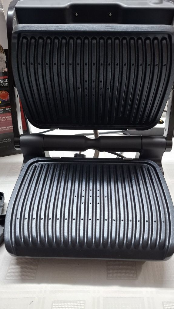 Грил скара Tefal Optigrill GC705816,2000W,6 програми.