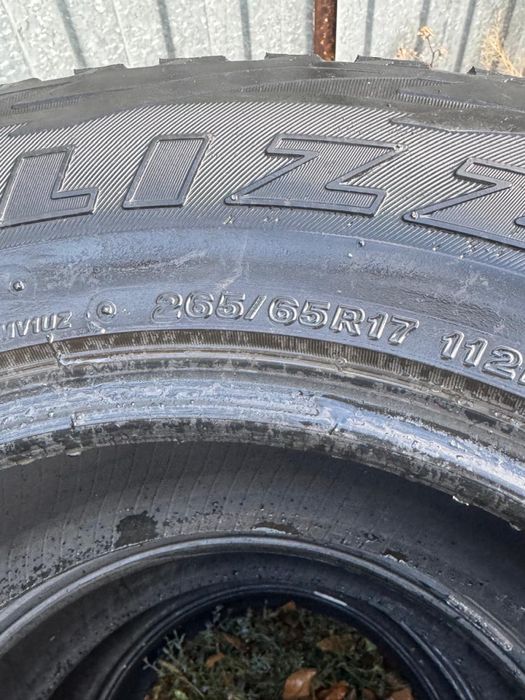 Продается бу шины Bridgestone 265/65/R17
