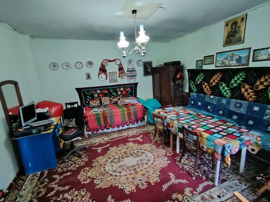 Vand casa  la tara