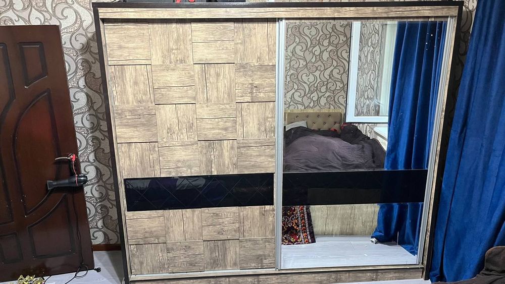 Продам вместительный шкаф  б/у. Состояние отличное