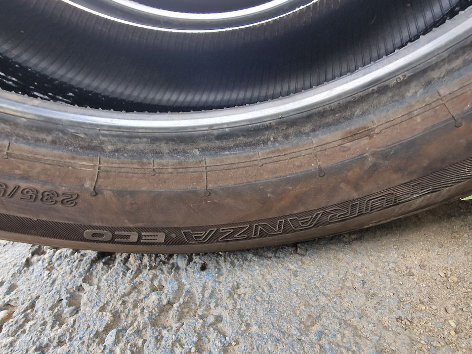 Anvelope 235/50R20 marca Bridgestone, DOT 2021