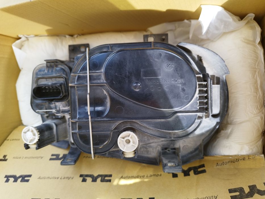 Продавам фарове за Golf4