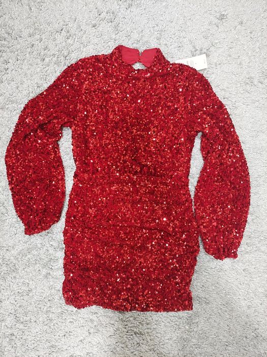Нова червена официална рокля с пайети