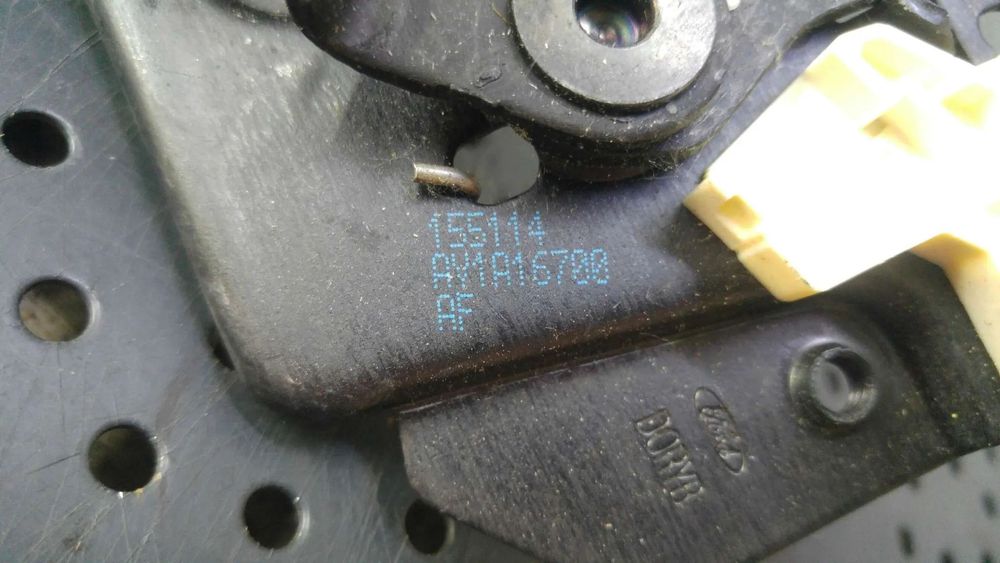 Broasca capota ford b max jk av1a16700