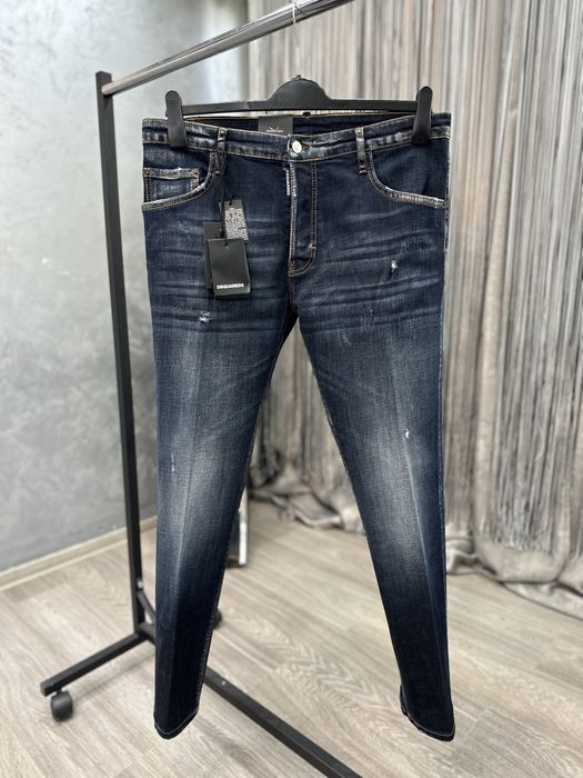 Blugi Dsquared. Marimi :50L/ 52XL /54xxl / 56-3xl /58-4xl