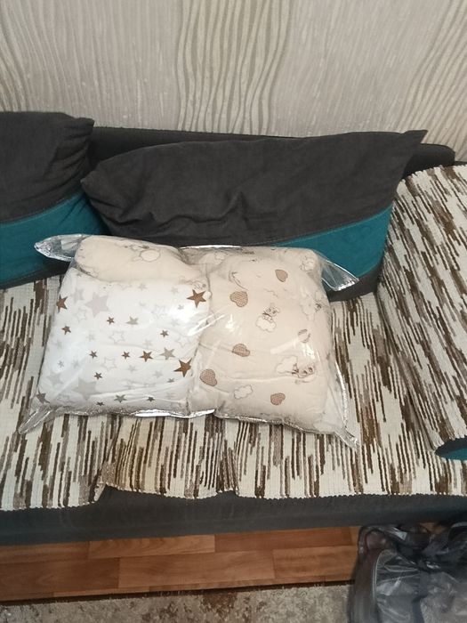 Продам набор подушек для детской кроватки