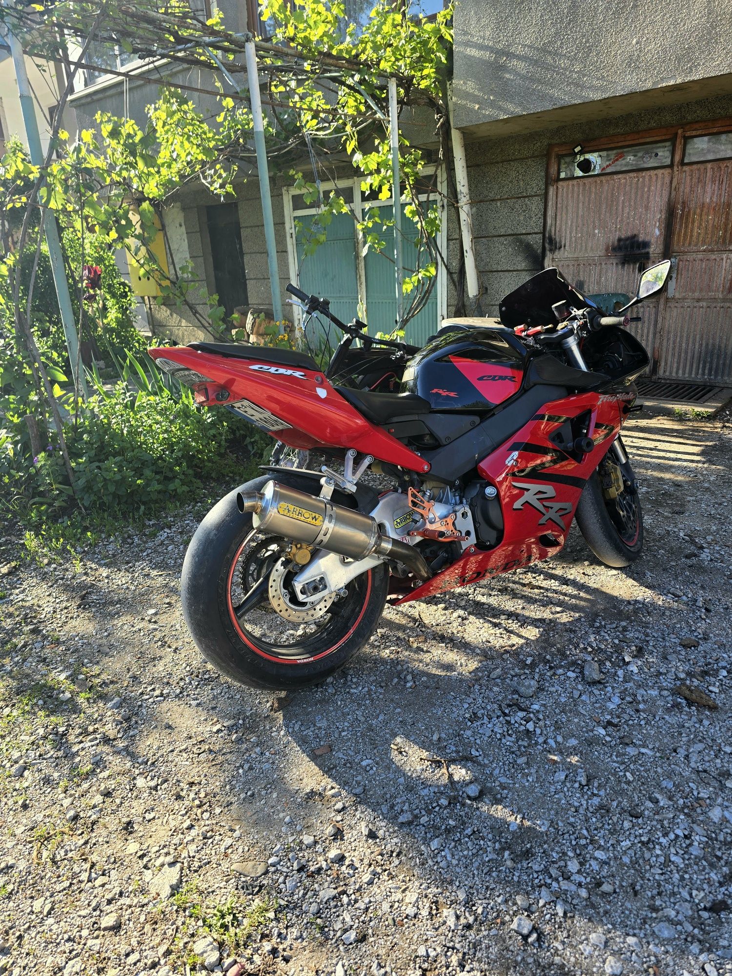 Продавам или бартер  Honda CBR 954rr