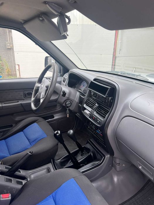 Vând Nissan Navara 2009