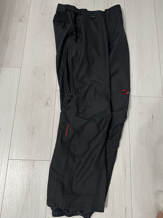 Pantaloni schi Mamut goretex.